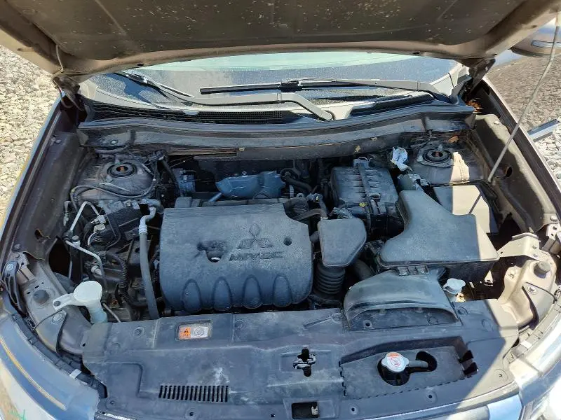 2018 MITSUBISHI OUTLANDER SE  