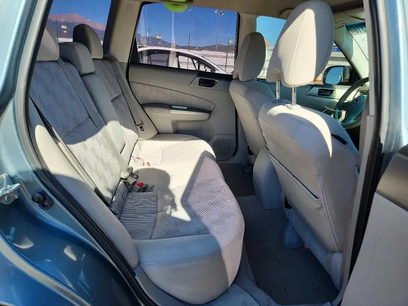 2010 SUBARU FORESTER XS  
