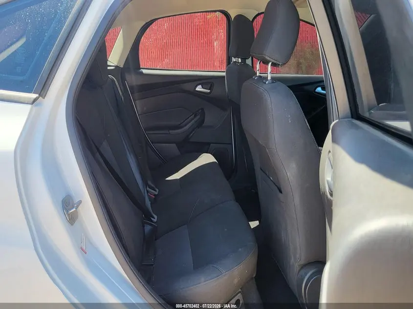 2017 FORD FOCUS SE