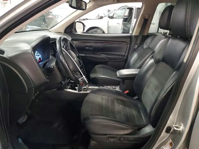 2020 MITSUBISHI OUTLANDER SE  