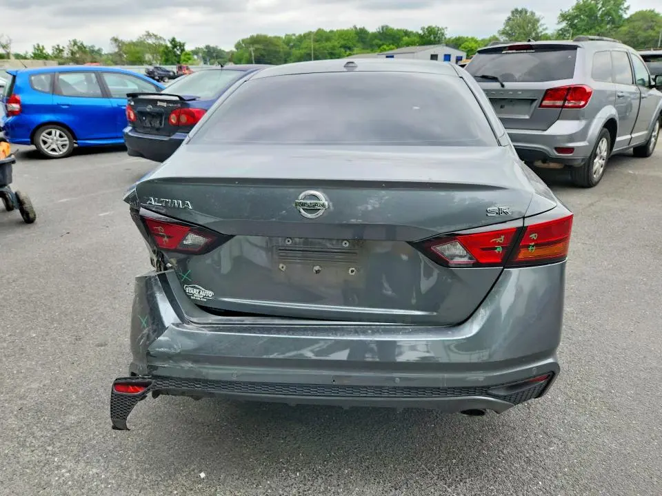 2021 NISSAN ALTIMA SR  