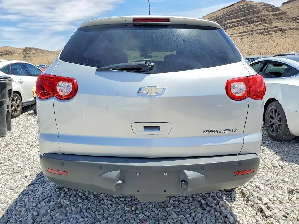2012 CHEVROLET TRAVERSE LT  