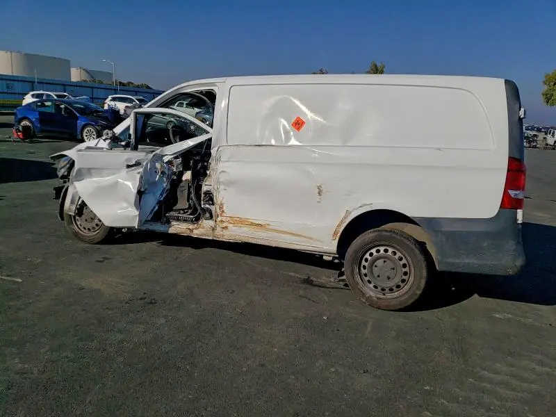 2017 MERCEDES-BENZ METRIS   