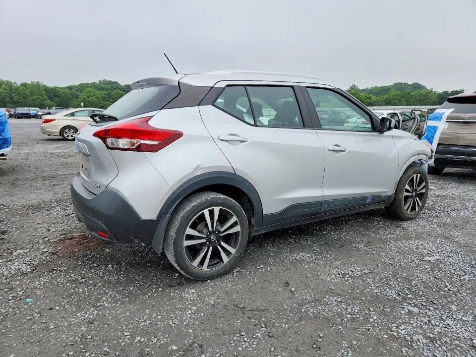 2018 NISSAN KICKS SV  