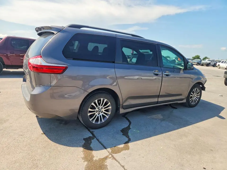 2019 TOYOTA SIENNA XLE 8-PASSENGER  