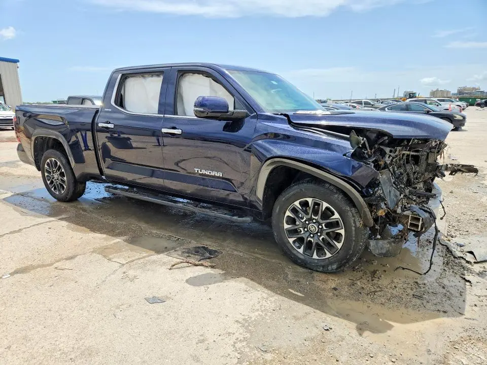 2024 TOYOTA TUNDRA CREWMAX LIMITED  