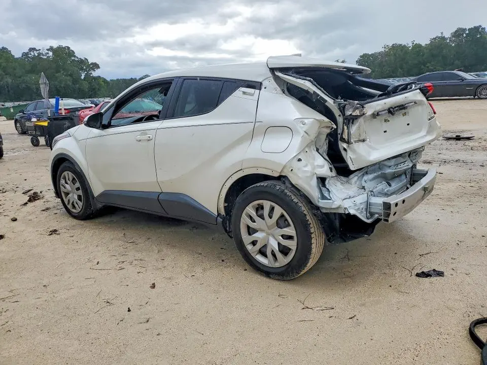 2021 TOYOTA C-HR LE  