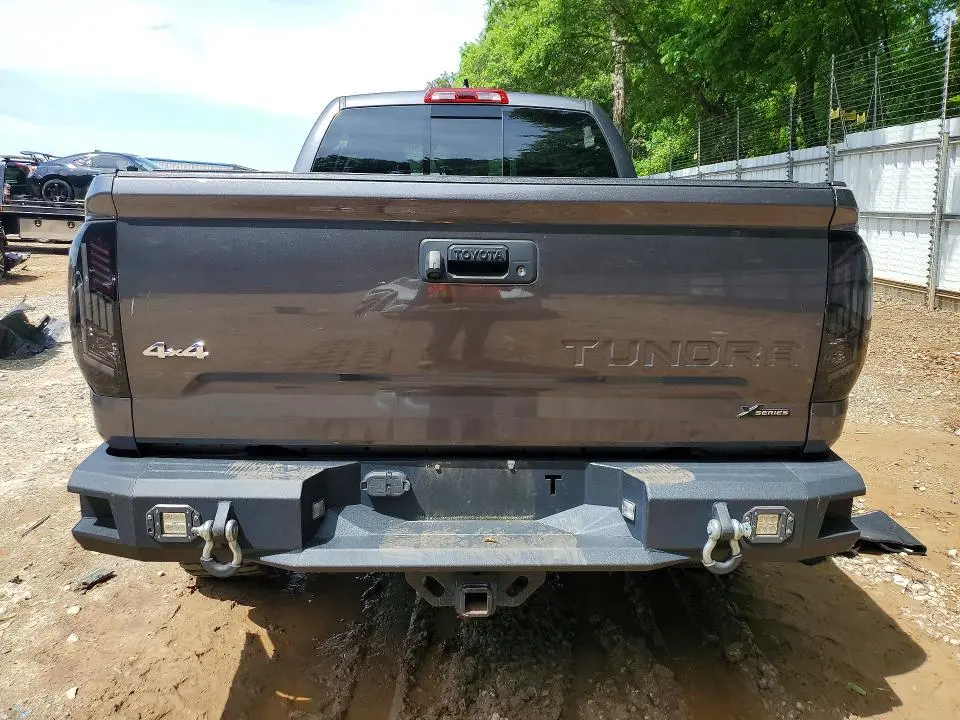 2020 TOYOTA TUNDRA SR5  