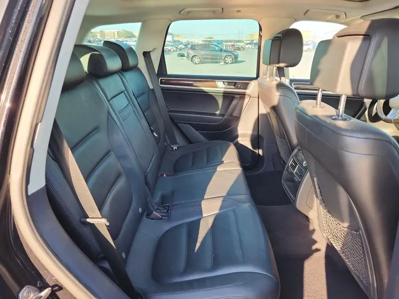 2016 VOLKSWAGEN TOUAREG SPORT  