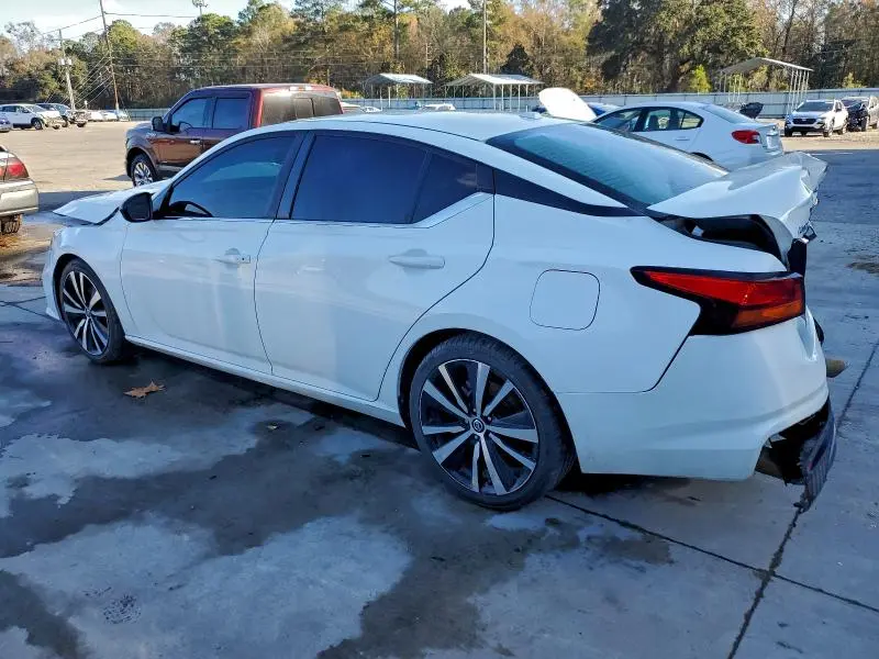 2019 NISSAN ALTIMA SR  