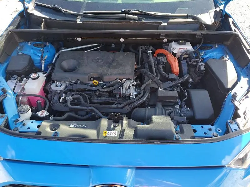 2021 TOYOTA RAV4 XLE  