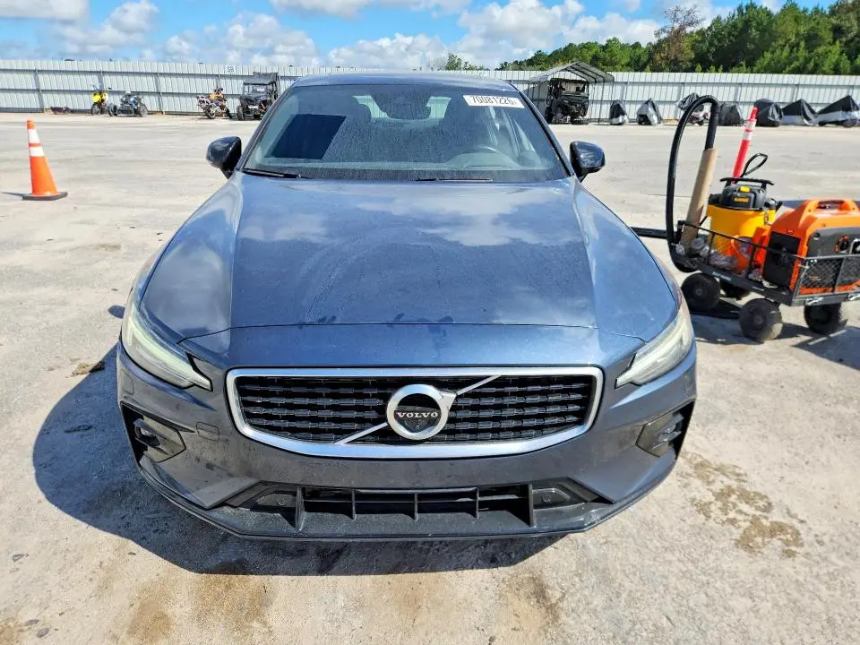 2019 VOLVO S60 T5 R-DESIGN  