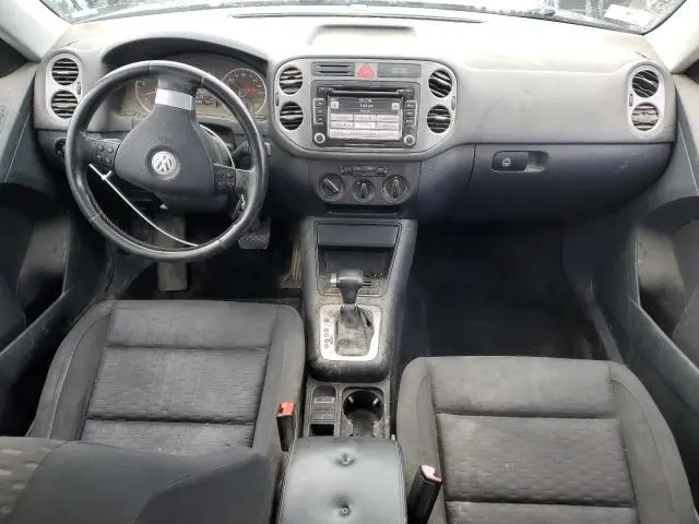 2010 VOLKSWAGEN TIGUAN SE  
