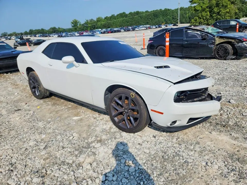 2021 DODGE CHALLENGER SXT  