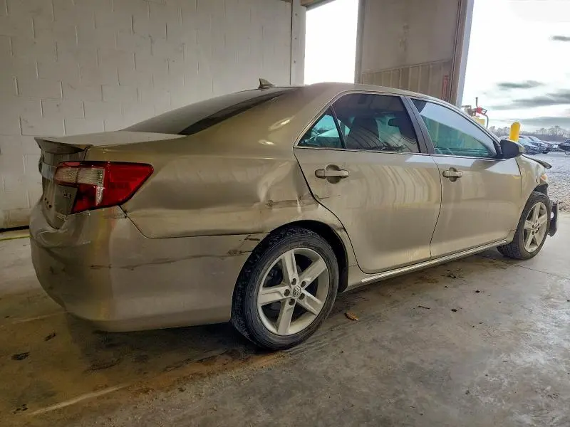 2014 TOYOTA CAMRY SE  