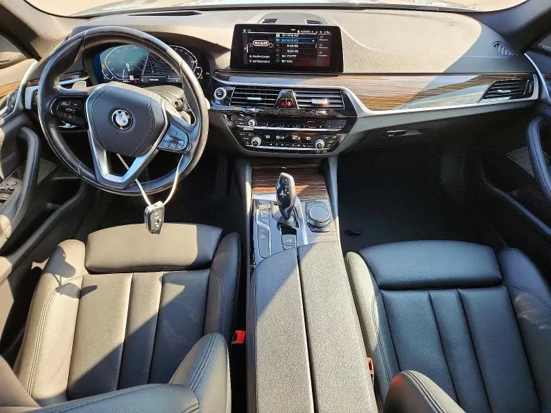 2020 BMW 530E   