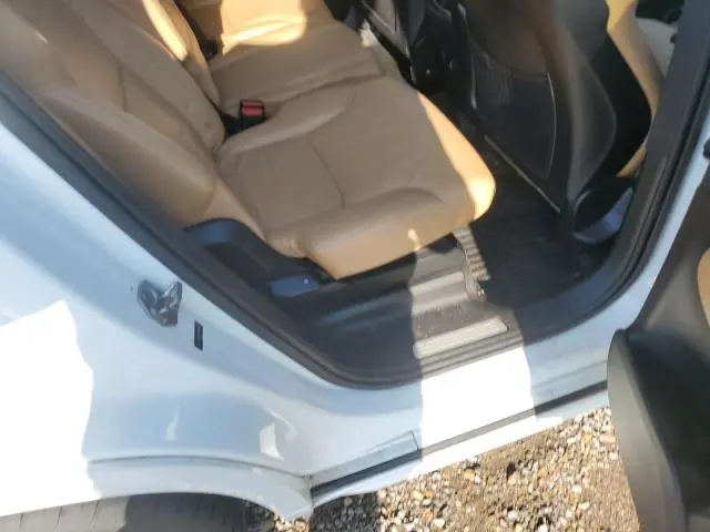 2017 VOLVO XC90 T6  