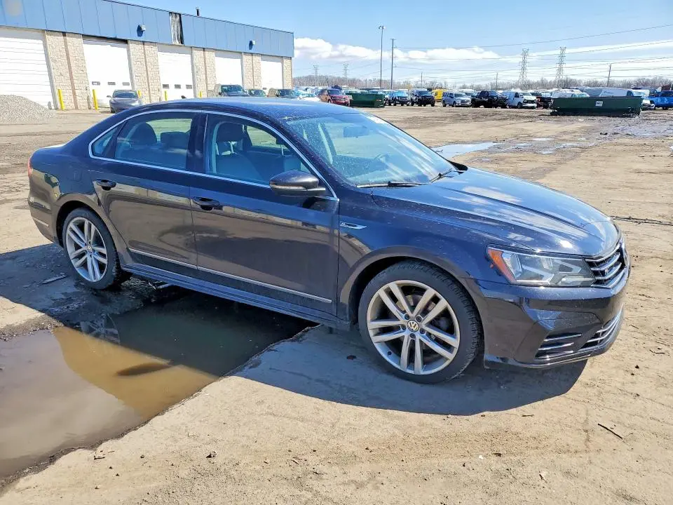 2017 VOLKSWAGEN PASSAT R-LINE  