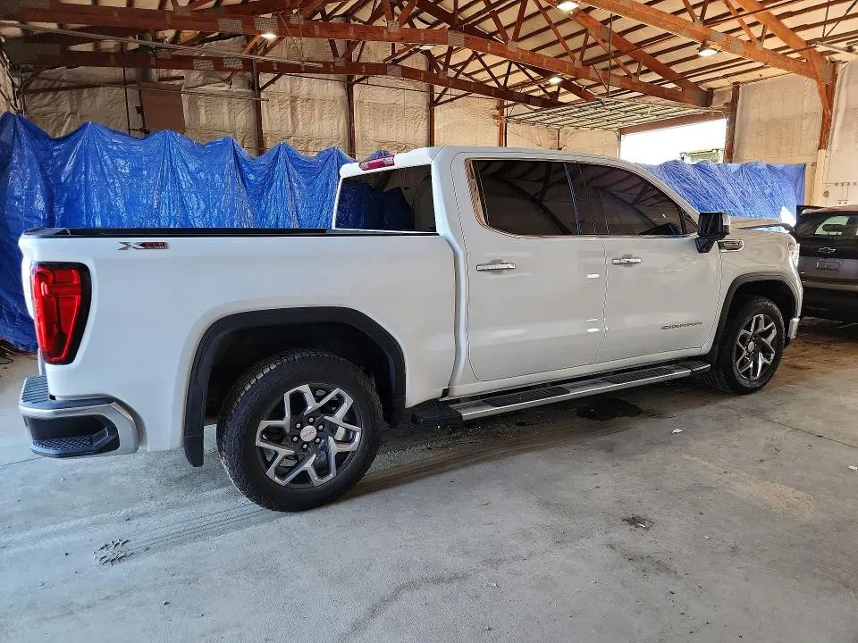 2025 GMC SIERRA K1500 SLT  