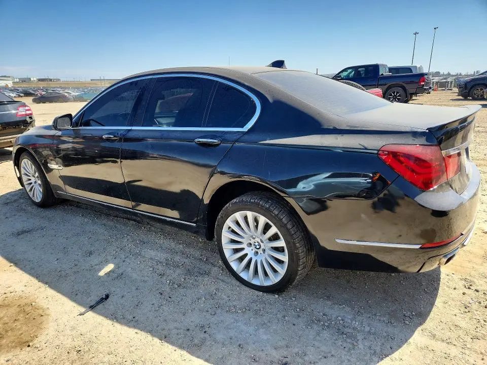2013 BMW 750 XI  