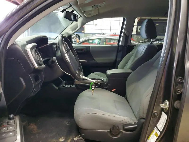 2017 TOYOTA TACOMA SR5 V6  