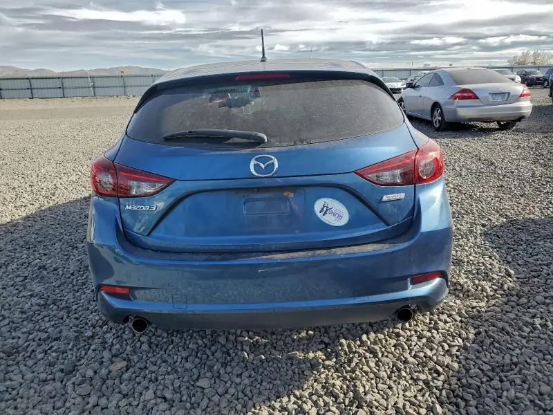 2017 MAZDA 3 TOURING  