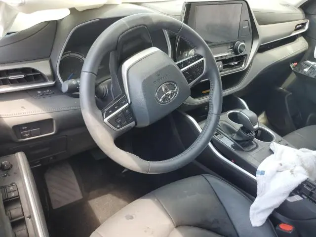 2024 TOYOTA HIGHLANDER HYBRID XLE  
