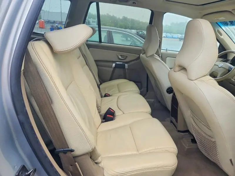 2011 VOLVO XC90 3.2  