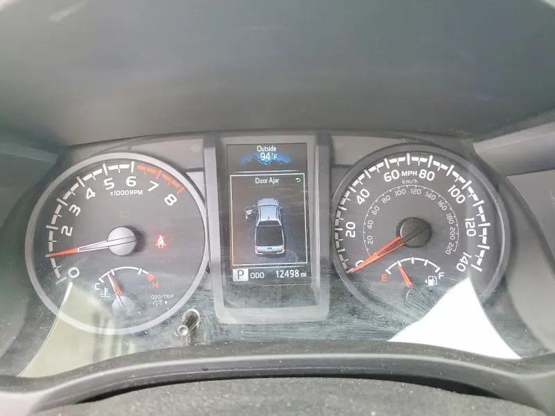 2022 TOYOTA TACOMA SR V6  