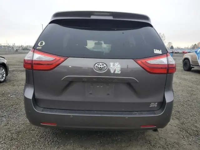 2015 TOYOTA SIENNA XLE  