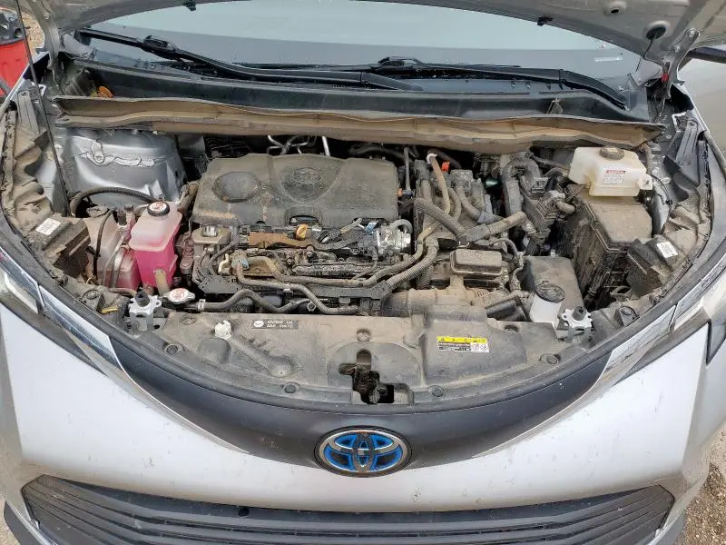 2023 TOYOTA SIENNA XLE