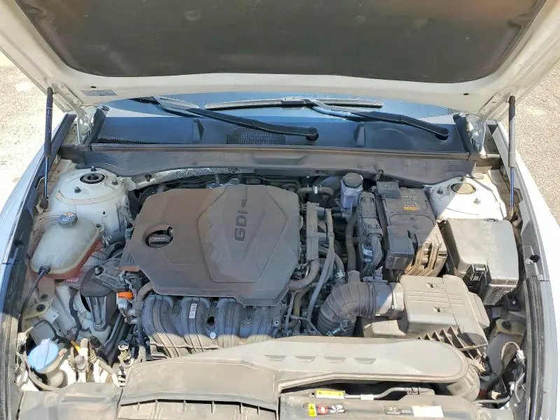 2023 HYUNDAI SONATA SE  