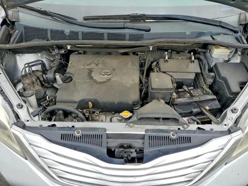 2015 TOYOTA SIENNA LIMITED PREMIUM 7-PASSENGER  