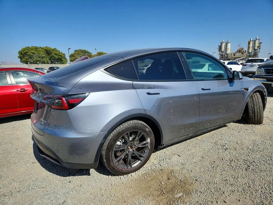 2025 TESLA MODEL Y   