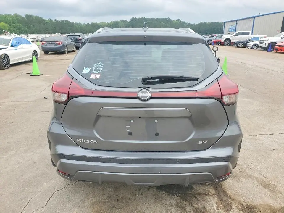 2023 NISSAN KICKS SV  