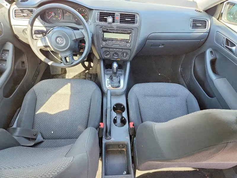 2011 VOLKSWAGEN JETTA BASE  