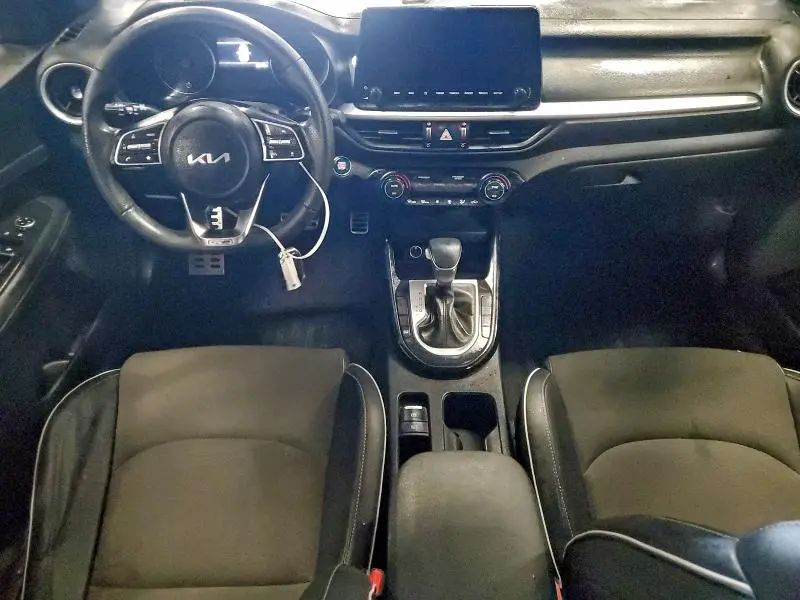 2024 KIA FORTE GT LINE  