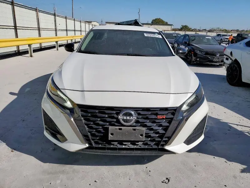 2024 NISSAN ALTIMA SR  