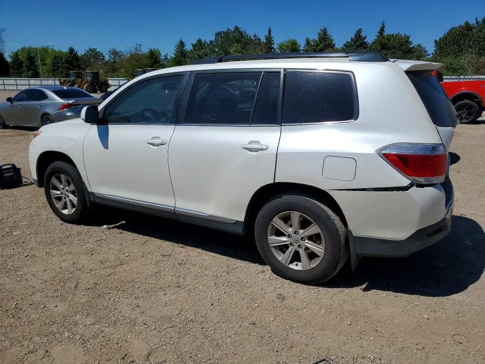 2013 TOYOTA HIGHLANDER SE  