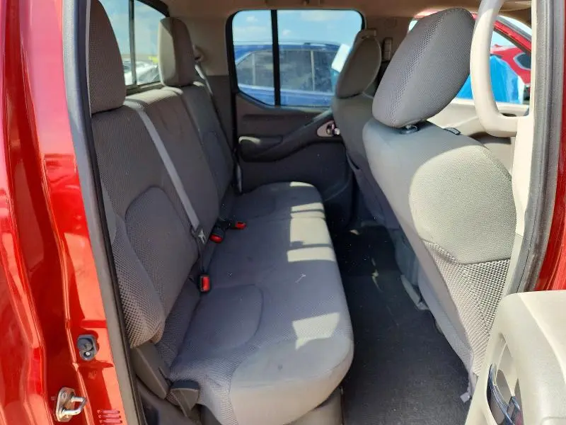 2016 NISSAN FRONTIER SV  