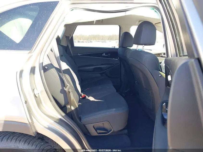 2019 KIA SORENTO 2.4L LX