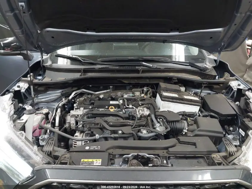 2025 TOYOTA COROLLA CROSS XLE