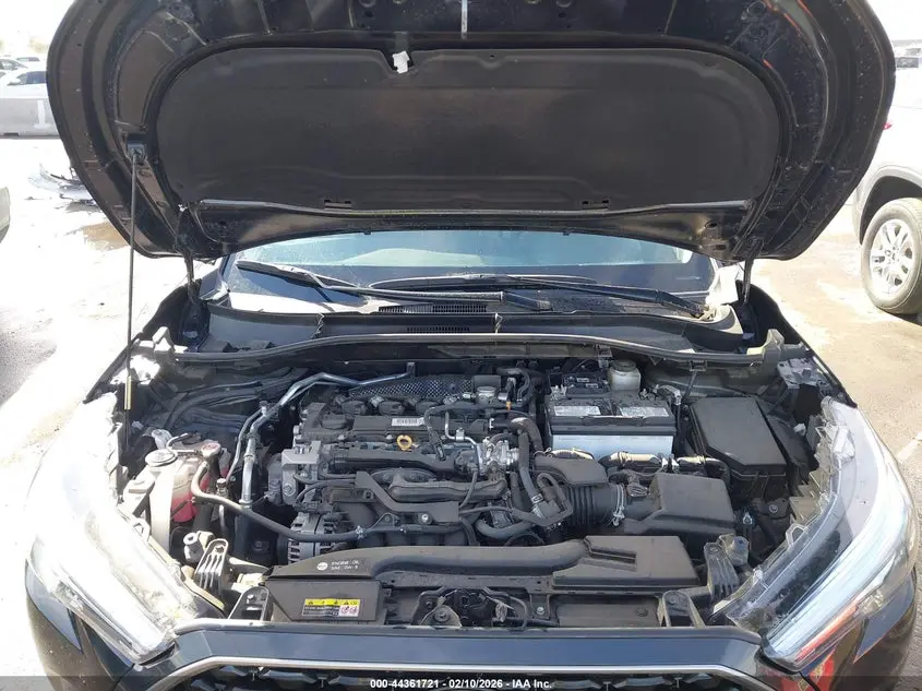 2024 TOYOTA COROLLA CROSS XLE