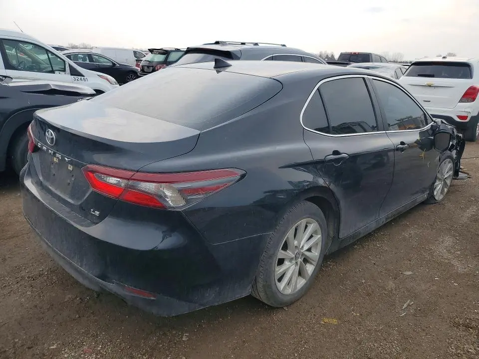2022 TOYOTA CAMRY LE  