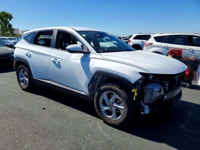2024 HYUNDAI TUCSON SE  
