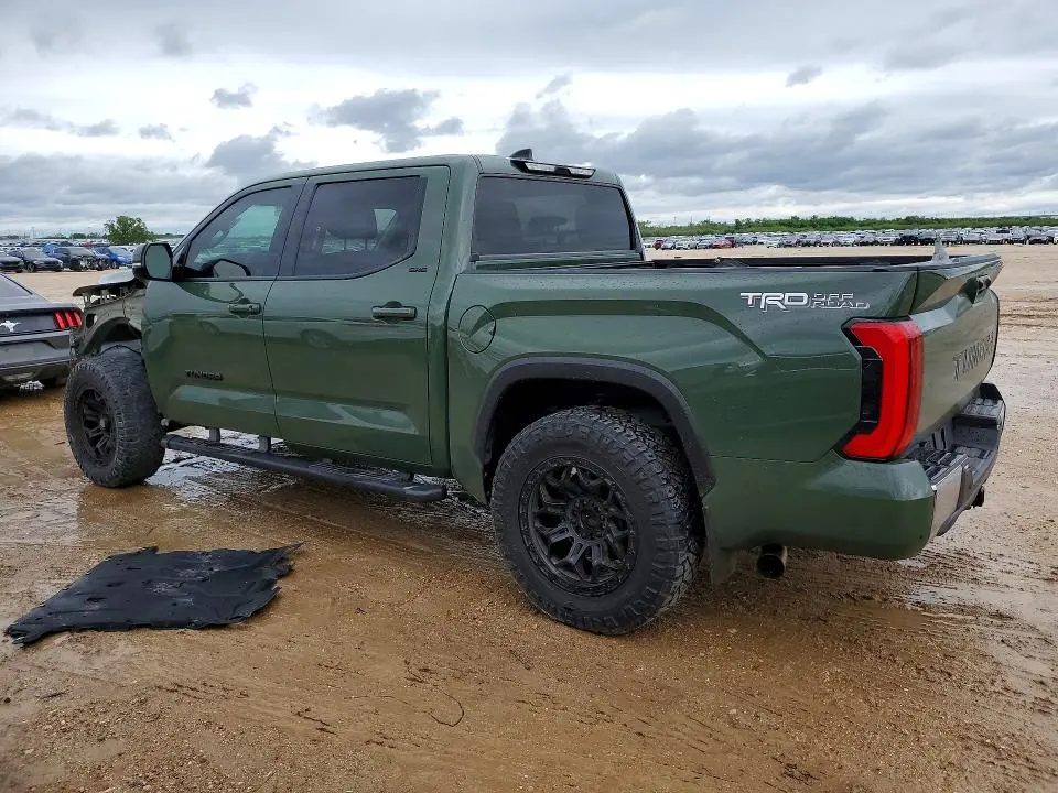 2022 TOYOTA TUNDRA SR5  