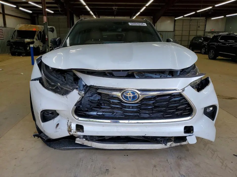 2022 TOYOTA HIGHLANDER HYBRID PLATINUM  