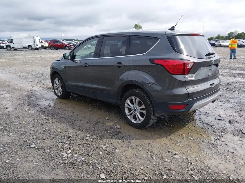 2019 FORD ESCAPE SE