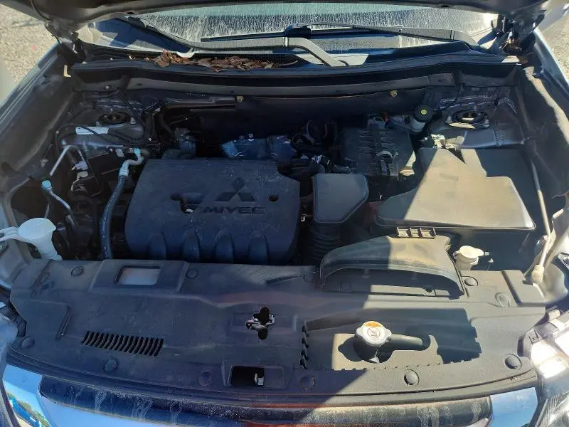 2016 MITSUBISHI OUTLANDER SE  