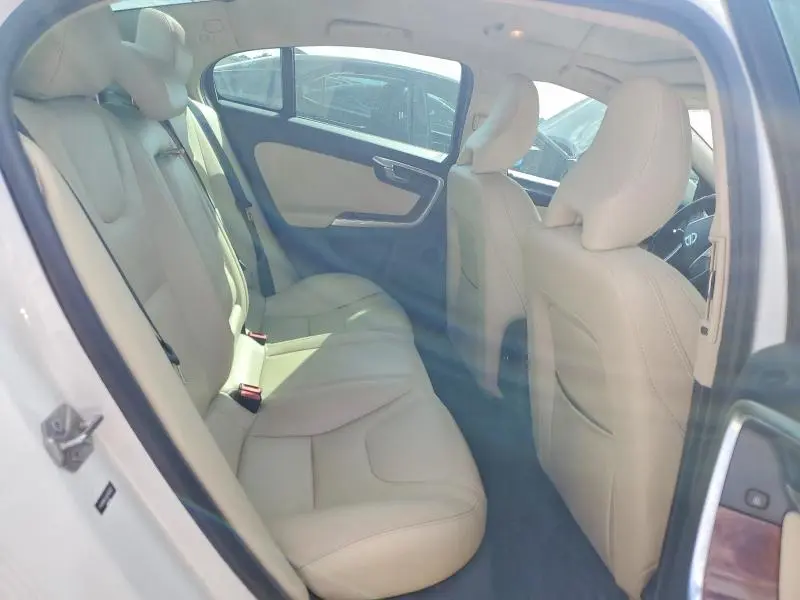 2018 VOLVO S60 DYNAMIC  